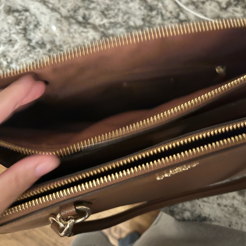 Designer Coach purse - Picture 5 of 5